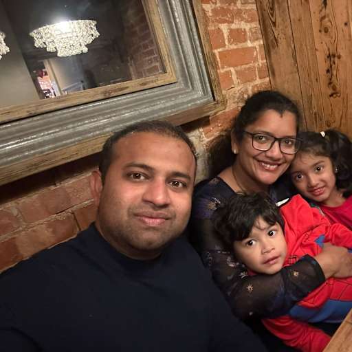 Profile image for pet sitters Mangesh & Purna