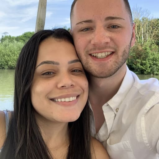 Profile image for pet sitters Thais & Alexandre