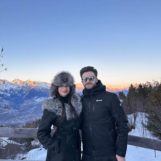 Profile image for pet sitters Ruxandra & Filip