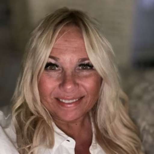 Profile image for pet sitter Heather