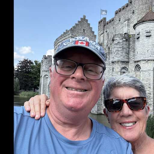 Profile image for pet sitters Mari-Beth & Steve