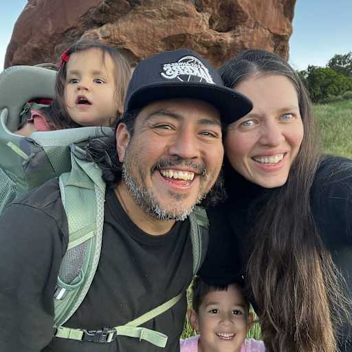 Profile image for pet sitters Justina & Robert