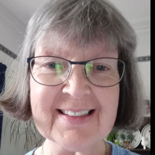 Profile image for pet sitter Elaine