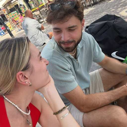 Profile image for pet sitters Lucie & Valentin