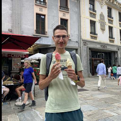 Profile image for pet sitters Andrada & Florin