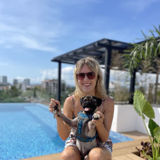 Profile image for pet sitter Laura