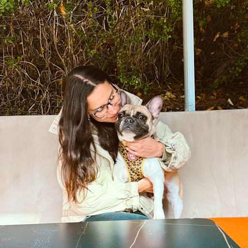 Profile image for pet sitter Camila