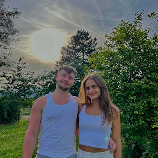 Profile image for pet sitters Lara & Thomas
