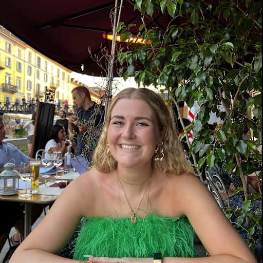 Profile image for pet sitter Darcey