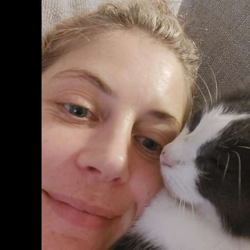 Profile image for pet sitter Laura