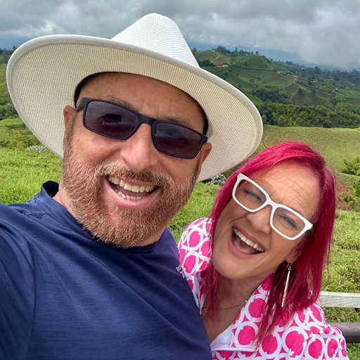 Profile image for pet sitters Iraida & Carlos