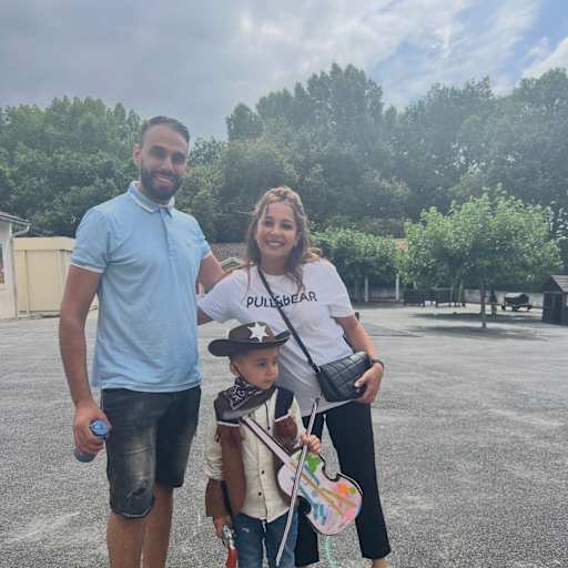 Profile image for pet sitters khaoula & Khaled