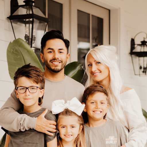 Profile image for pet sitters Jess & Kenny 