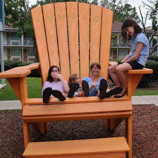 Profile image for pet sitters Janise & Kiersten