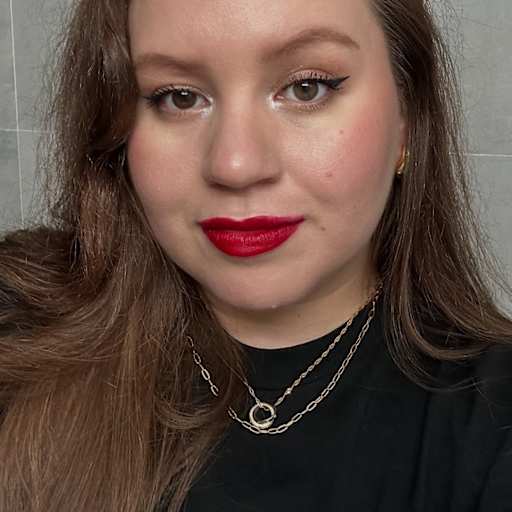 Profile image for pet sitter Estheffany