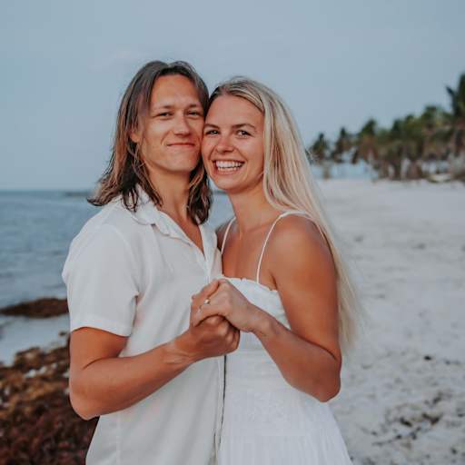Profile image for pet sitters Madeline & Tyler