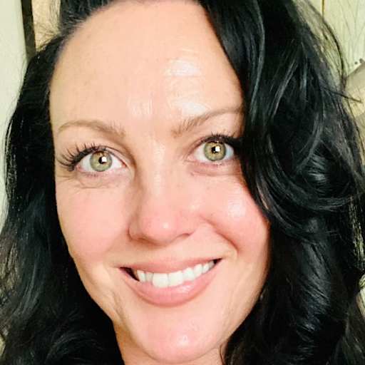 Profile image for pet sitter Kelly Champagne-