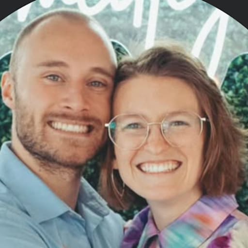 Profile image for pet sitters Joshua & Elizabeth