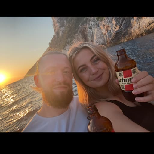Profile image for pet sitters Charlotte & Nicolas