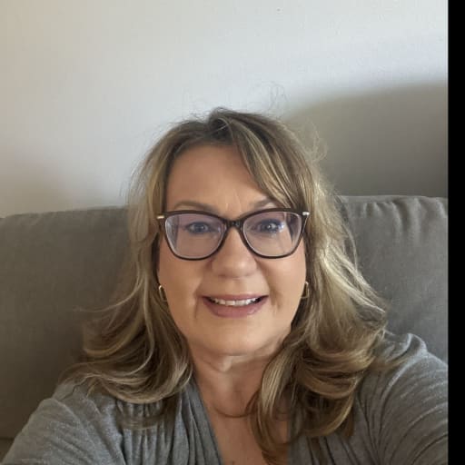 Profile image for pet sitter Linda