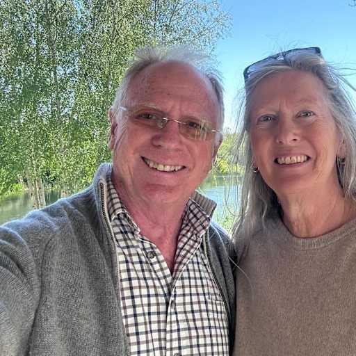 Profile image for pet sitters Hilary & Jim