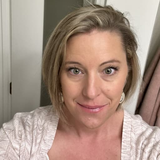 Profile image for pet sitter amanda