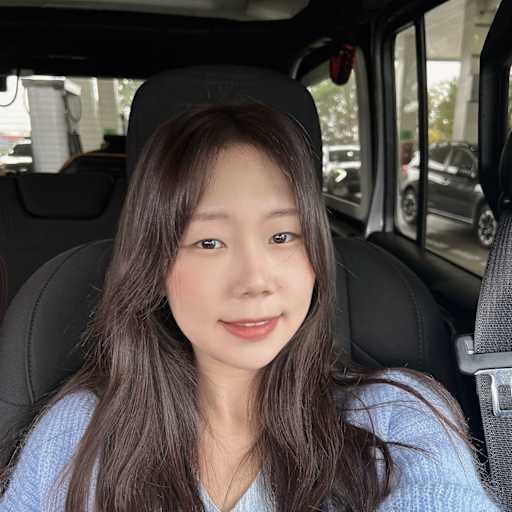 Profile image for pet sitter Ying