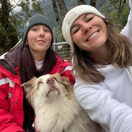 Profile image for pet sitters Mathilde & Chloé 