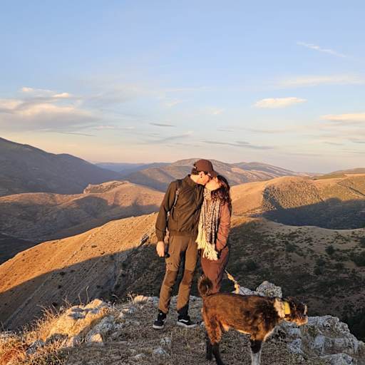 Profile image for pet sitters Luiza & Alan