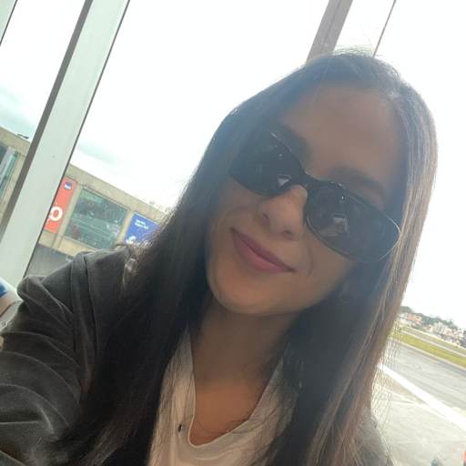 Profile image for pet sitter Esterfane