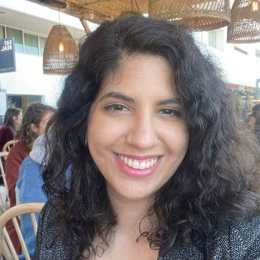 Profile image for pet sitter Beatriz