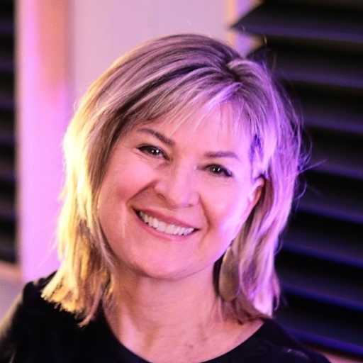 Profile image for pet sitter Leslie