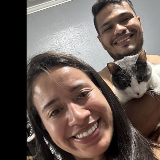 Profile image for pet sitters Adriana Arape & Luis Alejandro 