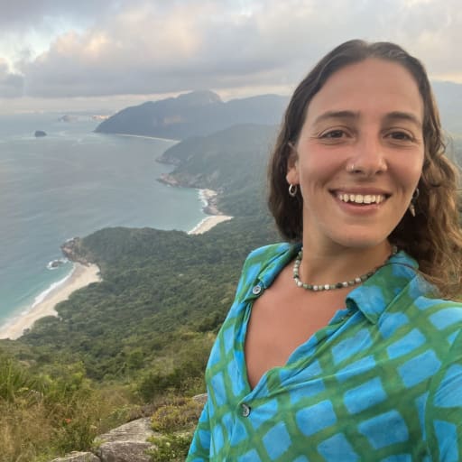 Profile image for pet sitter Mercedes