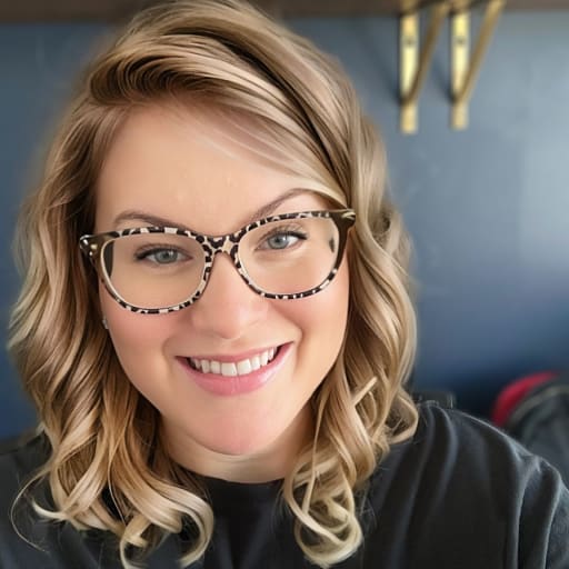 Profile image for pet sitter Samantha