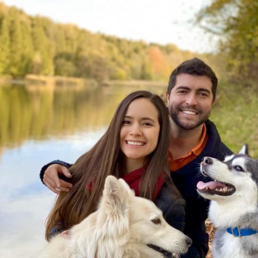 Profile image for pet sitters Carolina & Juan