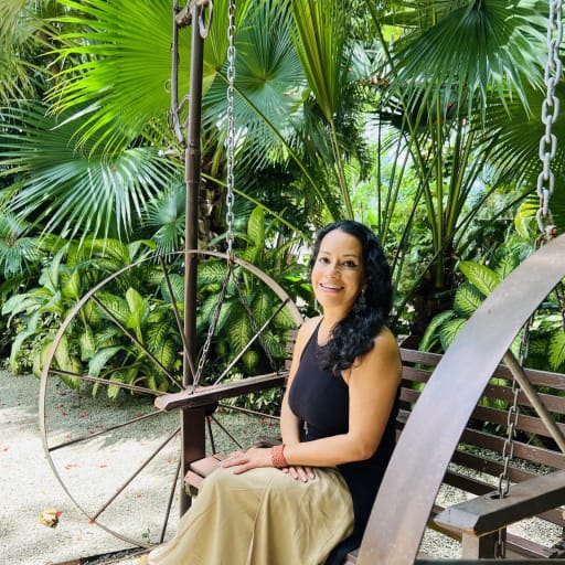 Profile image for pet sitter YANNY