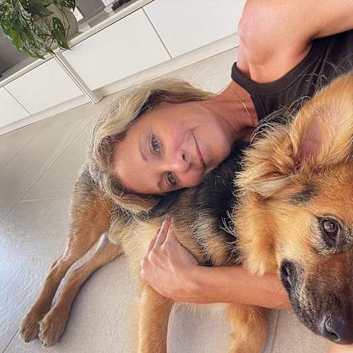 Profile image for pet sitters Annie & Patrick