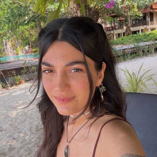Profile image for pet sitter CANDELA