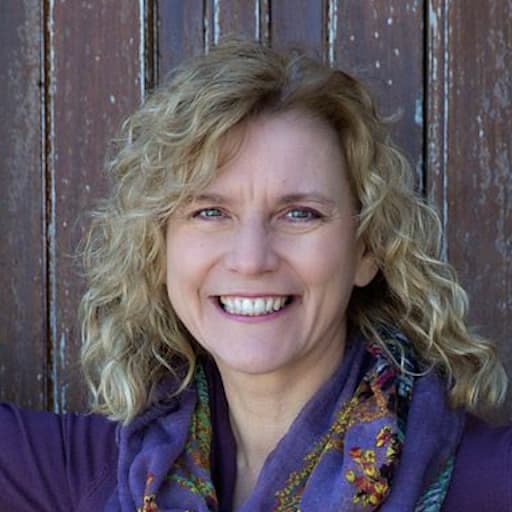 Profile image for pet sitter Linda