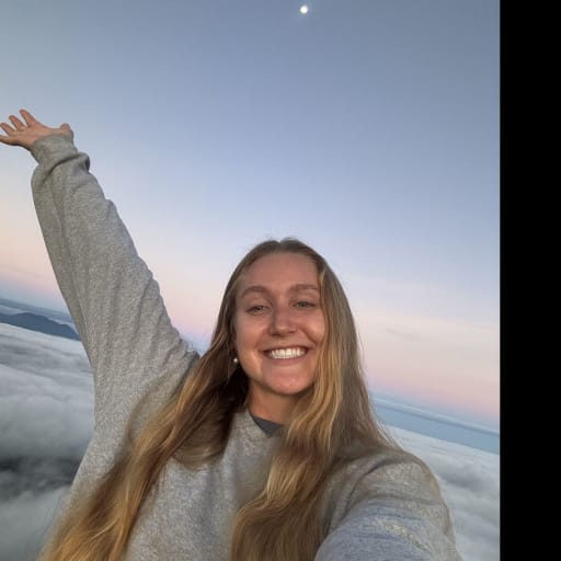 Profile image for pet sitter Julianne