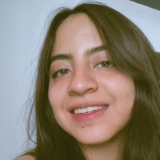 Profile image for pet sitter Mayra