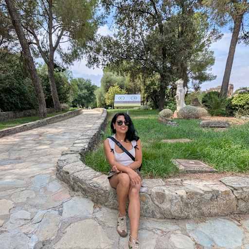 Profile image for pet sitter Mariela