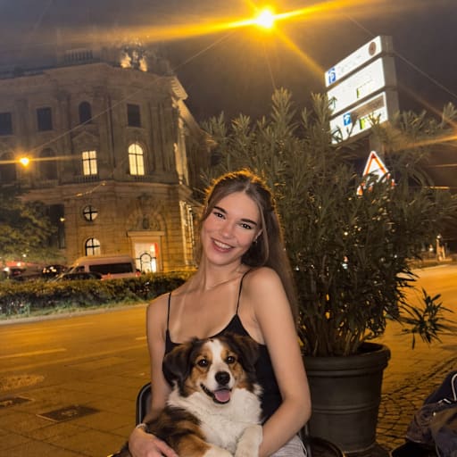 Profile image for pet sitter Elena