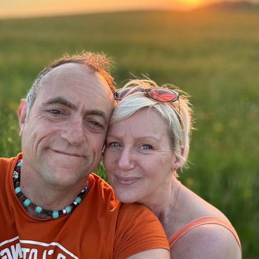 Profile image for pet sitters Mo & Bruce