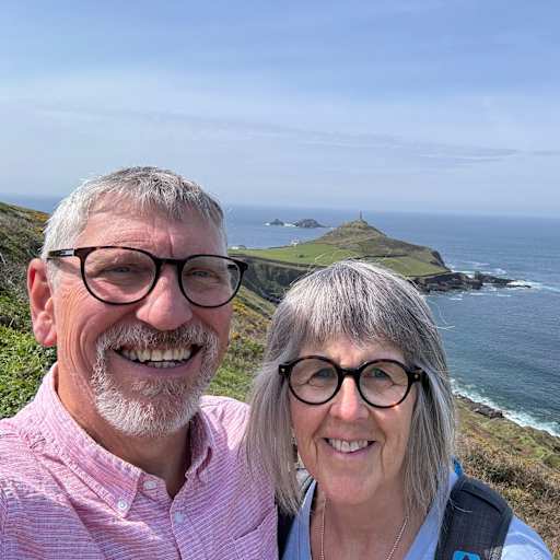 Profile image for pet sitters Dot & Neil