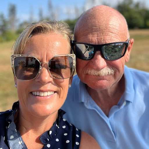 Profile image for pet sitters David & Teresa