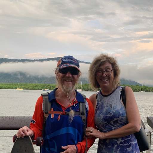 Profile image for pet sitters julie & Robert