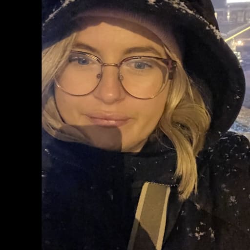 Profile image for pet sitter Lauren