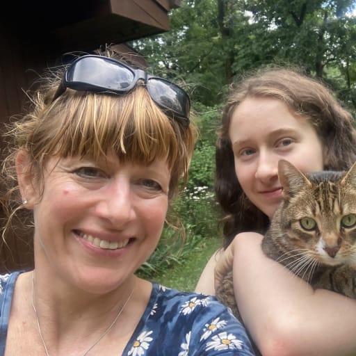 Profile image for pet sitters Em & Be